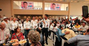 Se reúne Eduardo Rivera con más de mil cholultecas