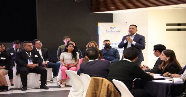 Realizan reunión con jóvenes por el programa &#039;Futuro con Rumbo&#039;