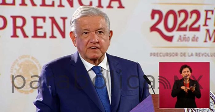 Acusa AMLO que conservadores simulan ser progresistas porque les da “cachet”