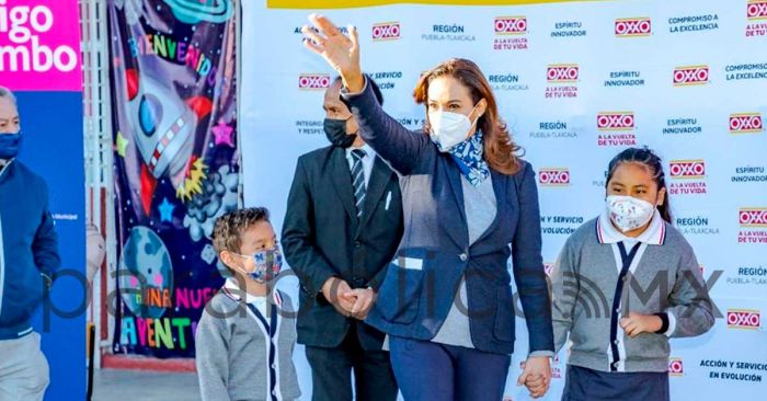 Reactiva SMDIF Puebla 5 desayunadores en escuelas con el apoyo de grupo OXXO