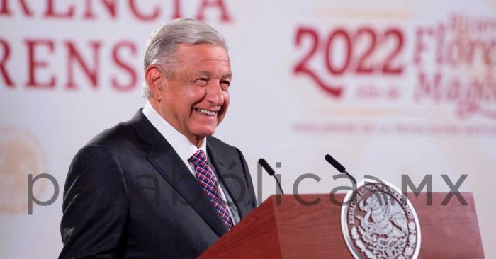 Analiza AMLO realizar una marcha de despedida en el Zócalo en 2023