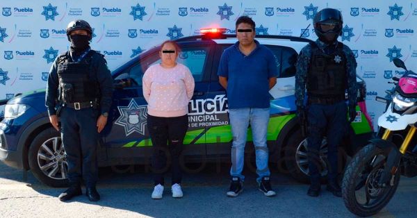 Detiene Policía Municipal de Puebla a dos hombres y una mujer por robo