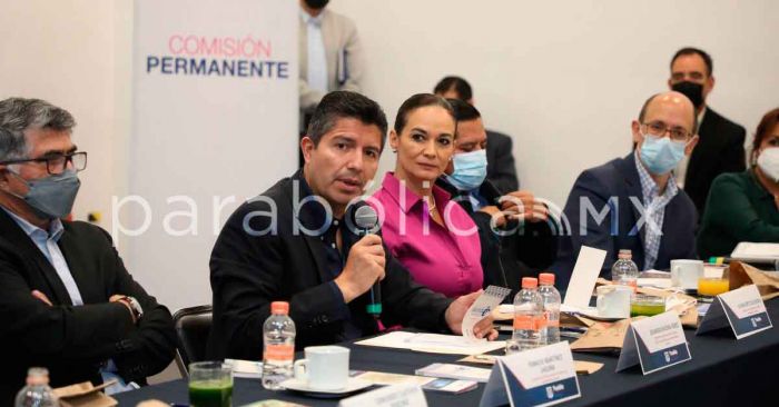 Destaca Eduardo Rivera la recuperaci&oacute;n del espacio p&uacute;blico ante privados y acad&eacute;micos