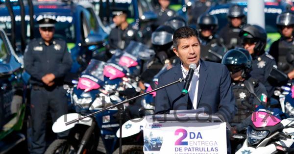 Pone alcalde Eduardo Rivera en operaci&oacute;n 156 nuevas patrullas