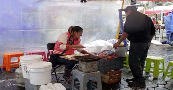 Reducir&aacute;n n&uacute;mero de ambulantes en el corredor gastron&oacute;mico del 15 de Septiembre