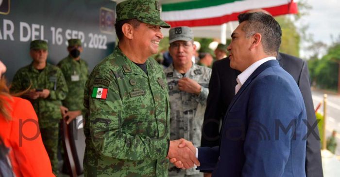 Se reúne “Alito” Moreno con el general Luis Cresencio Sandoval