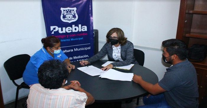 Apoyan a la soluci&oacute;n de conflictos vecinales con mesas de mediaci&oacute;n y conciliaci&oacute;n en la capital poblana