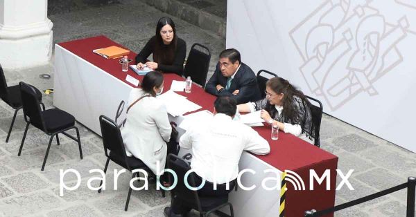 Canaliza Barbosa peticiones en materias jurídica y de salud del  &quot;Martes Ciudadano&quot; 