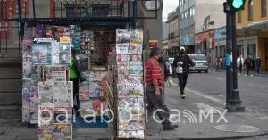 Casetas de periódicos no tienen permiso para vender celulares: Ayuntamiento