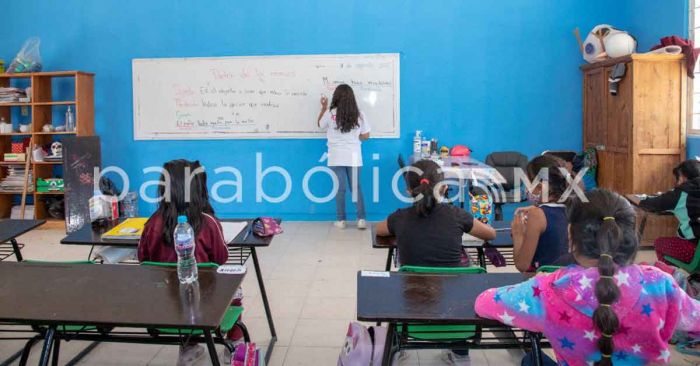 Se regularizan más de 900 niñas y niños en el curso de verano del SMDIF Puebla