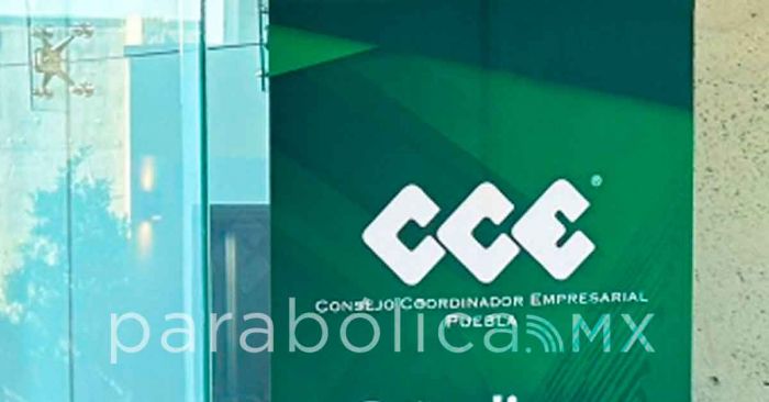 Tiende Eduardo Rivera la mano a nueva dirigencia del CCE