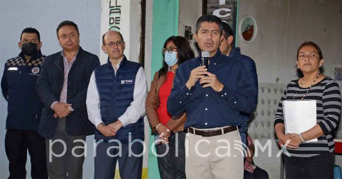 Entrega ayuntamiento cheque 500 del programa Cr&eacute;dito Contigo