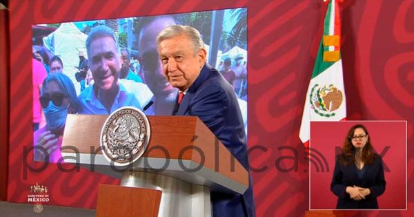 Exhibe AMLO a los políticos “demócratas” que marcharon en contra de la Reforma Electoral