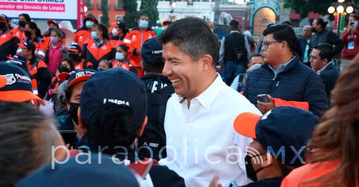 Reconoce Eduardo Rivera entrega y compromiso de naranjitas