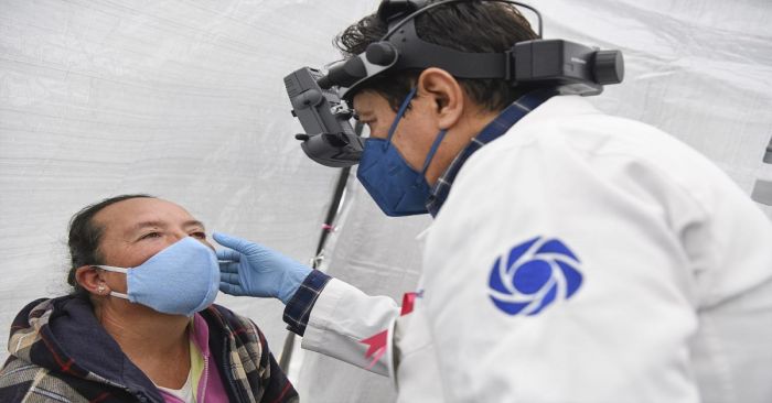Acuden servicios de salud a la comunidad de Atexcoco en el municipio de Aquixtla