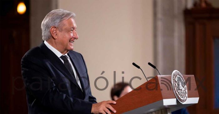 Pide AMLO rapidez al Senado para avalar a Carlos Joaquín como embajador en Canadá