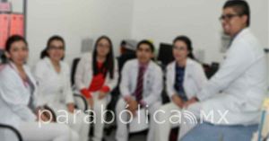 Enfrenta Puebla un rezago de 400 médicos especialistas