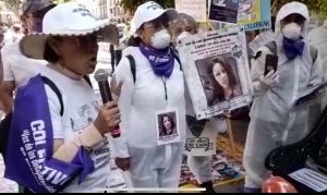 Marchan activistas y familiares de desaparecidos por el Día de las Madres