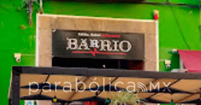 Destapan malas prácticas laborales, clasismo y acoso en el &quot;Barrio Bar&quot;