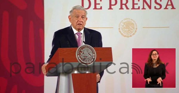 Acusa AMLO al PAN de estar detrás del freno al nuevo plan de estudios de la SEP