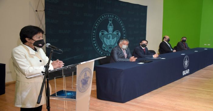 Reconoce labor de la Facultad de Administración de la BUAP