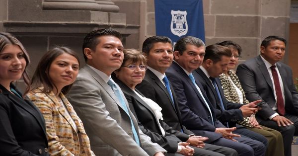 Reconoce ayuntamiento a la Juventud poblana