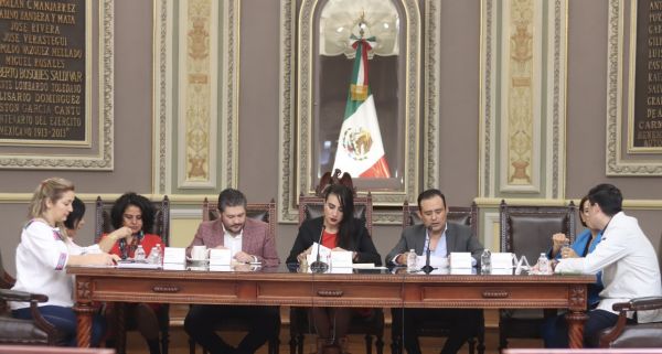 Convoca la Comisión Permanente a Sesión Extraordinaria para elegir nueva Mesa Directiva