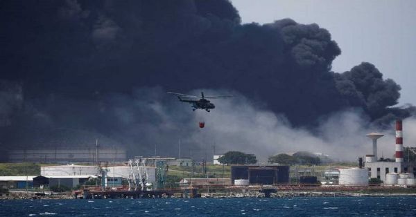 Apoyan Pemex y Fuerzas Armadas de México a Cuba para sofocar gran incendio