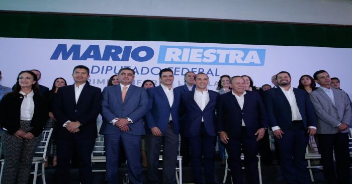 Presenta Mario Riestra primer informe de labores