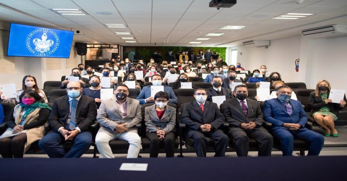 Reconoce labor de estudiantes de Administraci&oacute;n en la BUAP