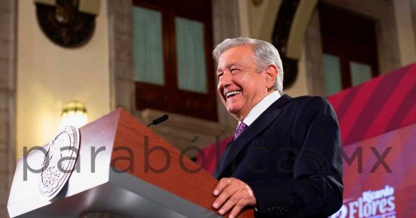 Invita AMLO a informe del 1 de diciembre y reta a opositores a seguir con sus marchas