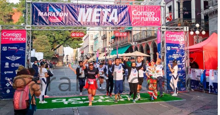 Participan más de dos mil 500 participantes de Puebla, México y el mundo en el 1er. Medio Maratón de Puebla