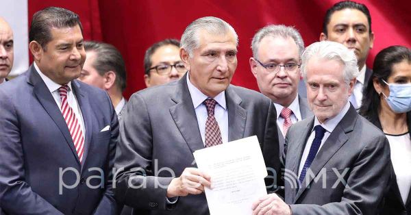 Recibe Congreso de la Unión el Cuarto Informe de Gobierno