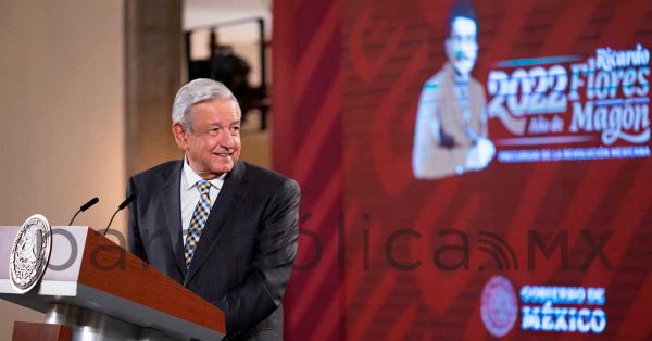 Respalda López Obrador a Américo Villarreal; acusa persecución política