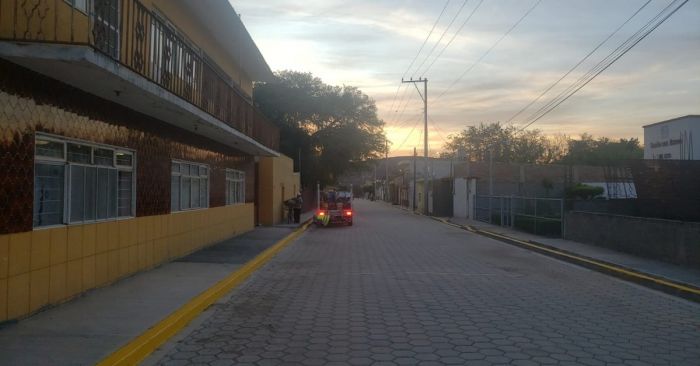 Realizan acciones de pavimentación en Acatlán