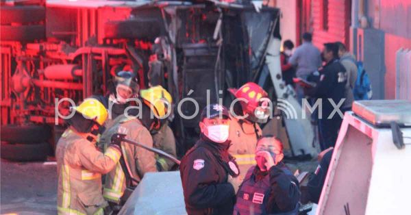 Deja una menor muerta y 9 heridos choque entre Ruta Azteca y auto particular