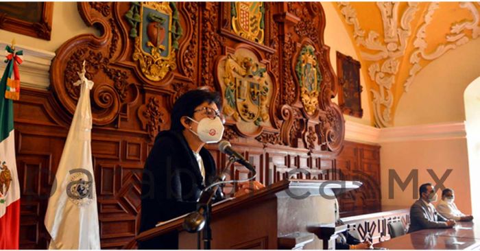 La labor docente no se circunscribe al sal&oacute;n de clases: Rectora Mar&iacute;a Lilia Cedillo Ram&iacute;rez