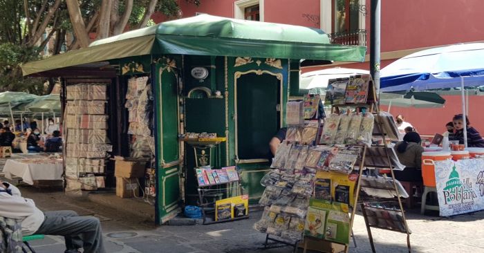 Contempla Ayuntamiento permitir venta de artesanías y dulces en casetas de periódicos