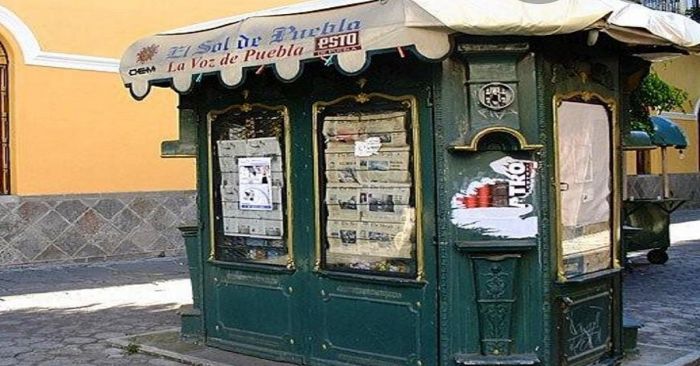 Convierten casetas de peri&oacute;dicos en basureros