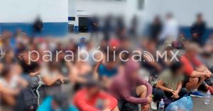 Aseguran 116 migrantes en gasolinera de carretera Izúcar-Tilapa