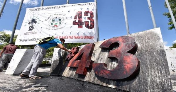 Hay 6 estudiantes aún con vida, revelan encubrimiento del gobierno y orden de acabarlos