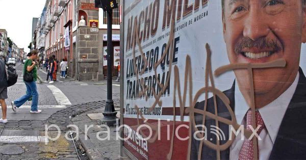 Retiran propaganda pol&iacute;tica de Mier; viol&oacute; normatividad municipal