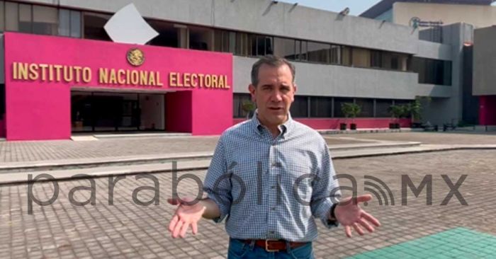 Desmiente Lorenzo Córdova su salida del país por Reforma Electoral