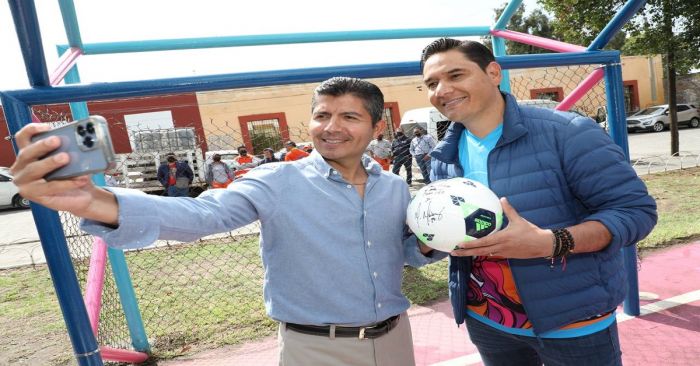 Inauguran cuatro canchas deportivas en la capital poblana