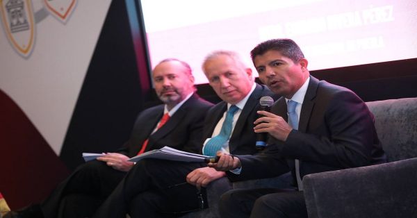 Llama Eduardo Rivera a un federalismo responsable en el Congreso &ldquo;Gobernanza e Innovaci&oacute;n Municipal&rdquo;