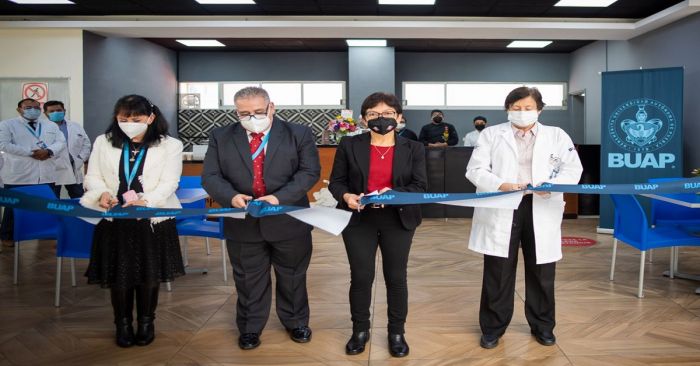 Inauguran cafeter&iacute;a del HUP de la BUAP