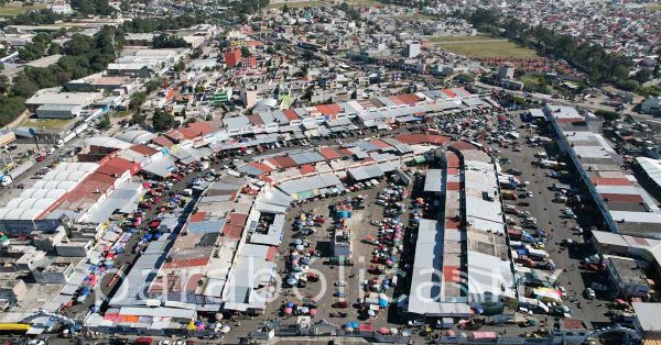 Pide Barbosa a Segom evitar que se complique crisis en la Central de Abasto