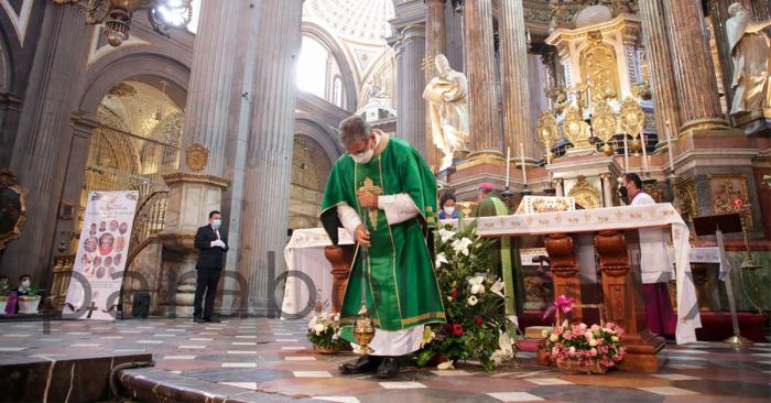 Pide obispo auxiliar de Puebla por v&iacute;ctimas de accidentes viales