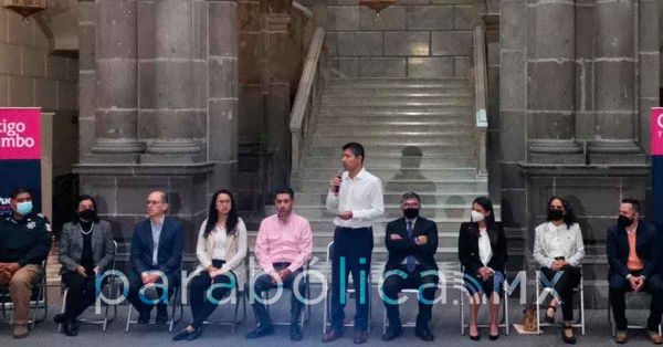 Ofrece Eduardo Rivera apoyos para j&oacute;venes emprendedores