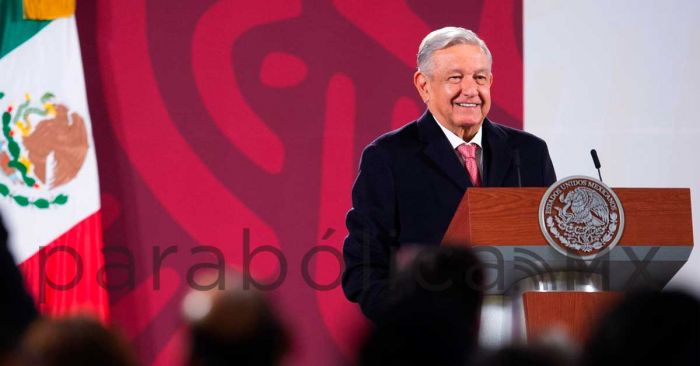 Disminuyó el huachicol de 80 mil a 5 mil barriles diarios robados: López Obrador